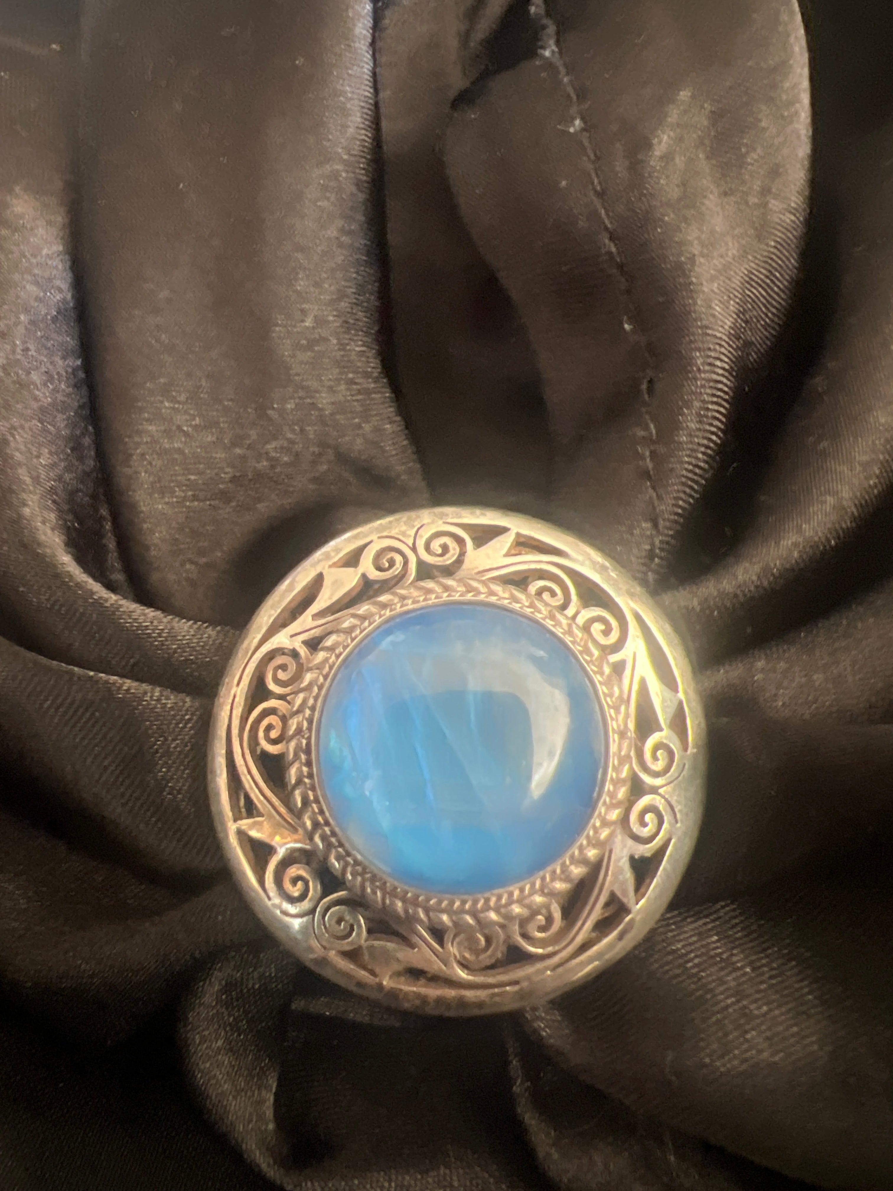 Sterling Antique Vintage Deco Siam Dome Blue Stone ring. US Size 9